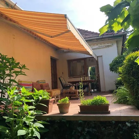 度假居 Toparti Kertes Vendeghaz *